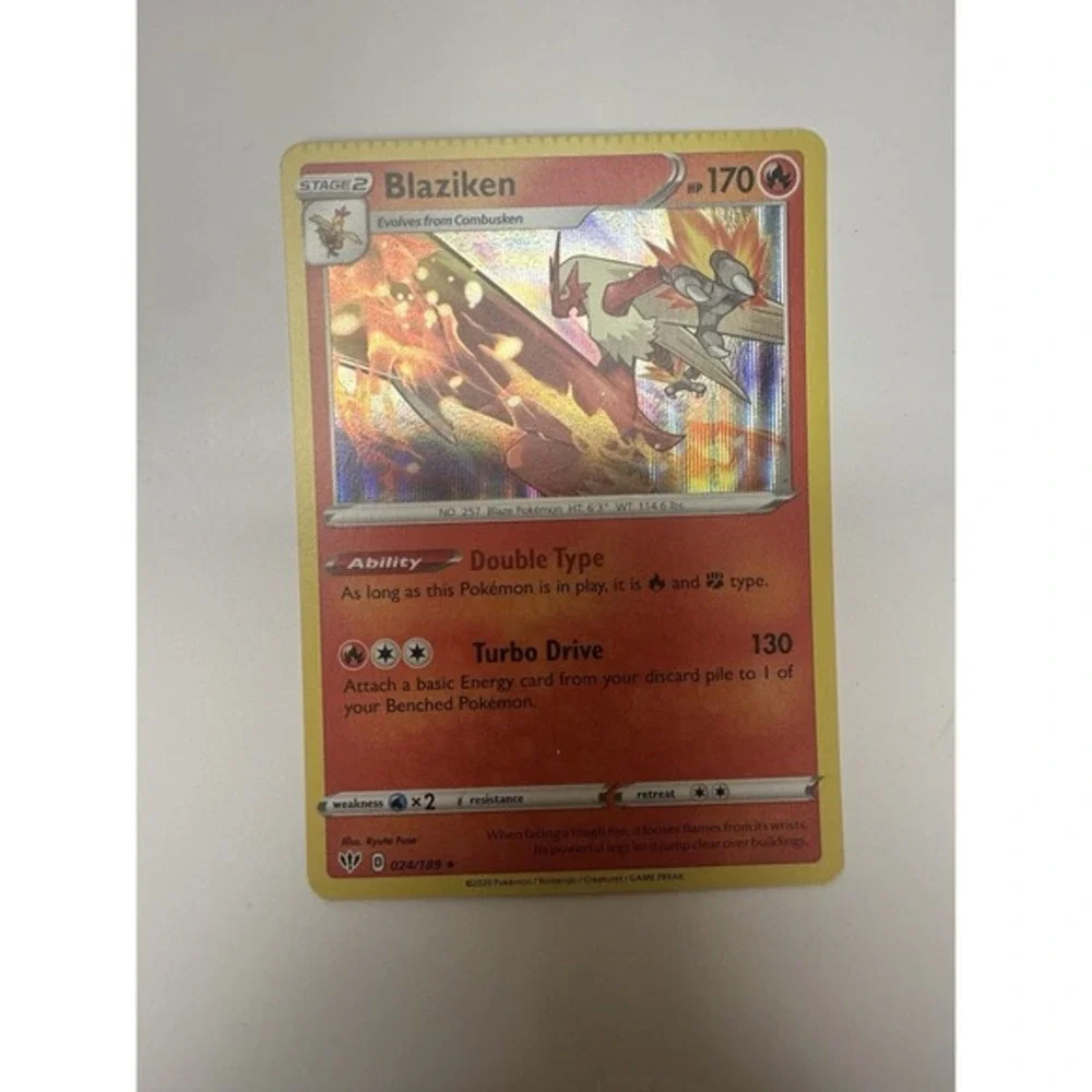 Blaziken 024/189 CRIMP ERROR!! SEE PICS! Swsh03: Darkness Ablaze Holo LP-Nm‎